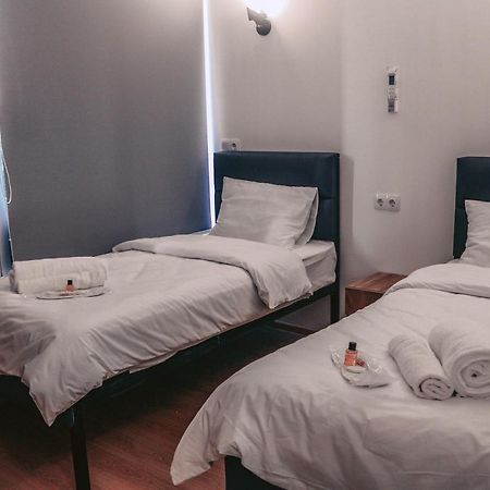 Apple Cozy Hotel Tbilisi Exteriör bild